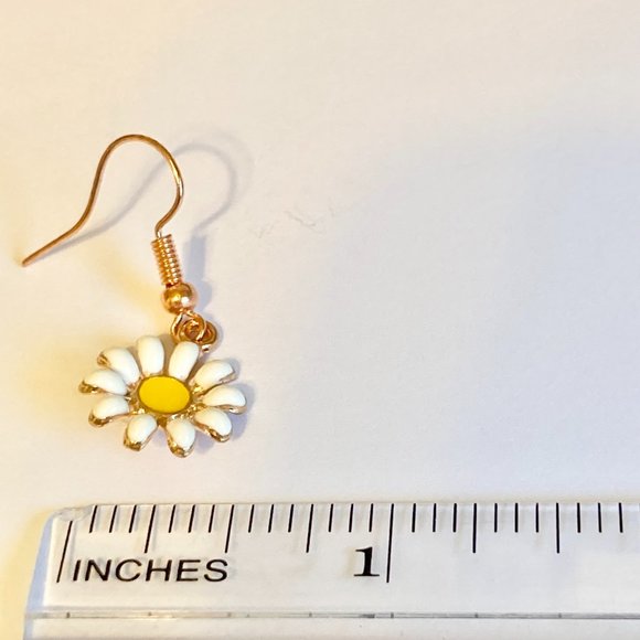 Daisy Flower Earrings Rose Gold Plated Enamel White Yellow Dangle Dainty - Picture 11 of 12